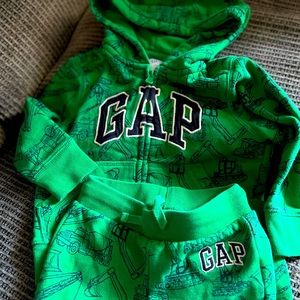 Baby Gap jogging suits sz 2